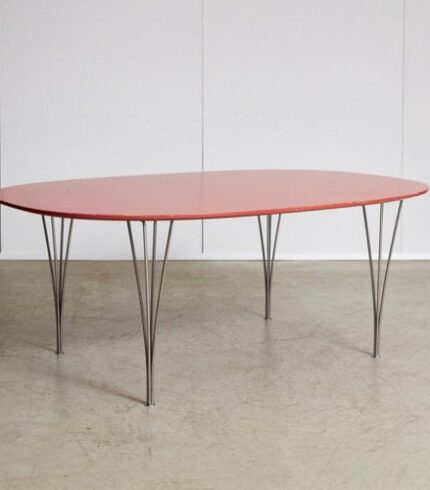 superellipse-dining-table-by-piet-hein-for-fritz-hansen-1.jpg